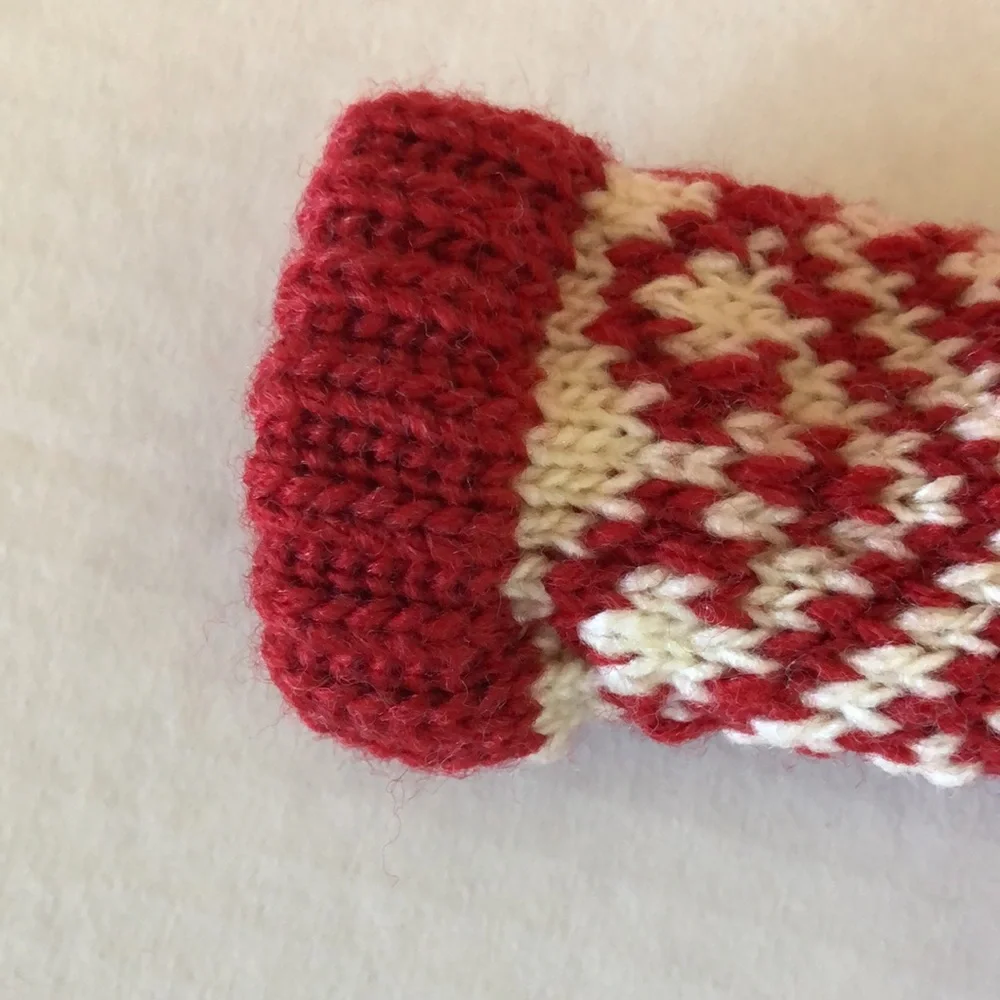 🌵3/$15 World Market Wine Olive Oil Bottle red ivory winter Hat & sweater